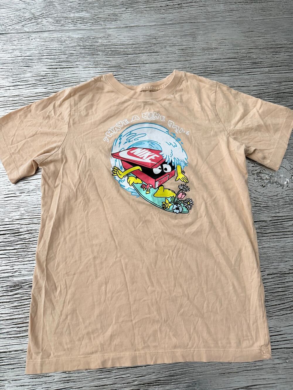 Nike boys Have A Nike Day size XL t-shirt